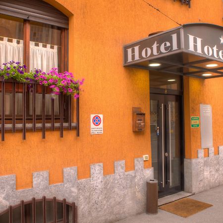 Hotel Ares Milano Extérieur photo